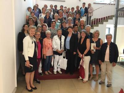 50 interessierte Landfrauen aus Berkenthin und Umgebung im Landeshaus